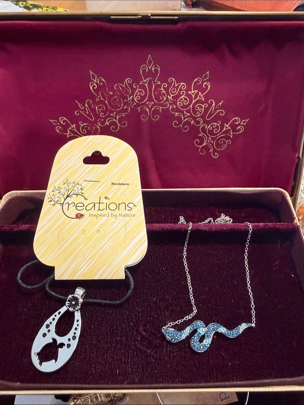Blue Sparkle Wave Necklace – Silver Chain